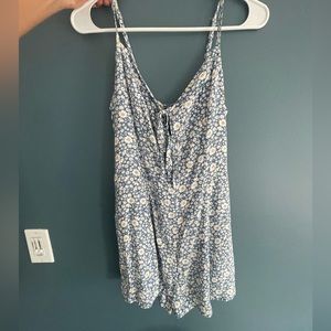 NWT Blue Daisy Romper with Pockets | Small | Nectar Clothing